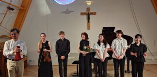 Begabte Musikerinnen und Musiker geben ein Konzert in der Dorfkirche. Foto: privat