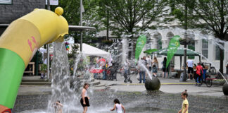 Die Kinder kamen am Samstag bei heißen Temperaturen kühl durch den Tag. Foto: Mathias Kehren