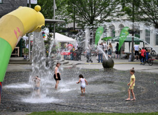 Die Kinder kamen am Samstag bei heißen Temperaturen kühl durch den Tag. Foto: Mathias Kehren