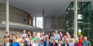 Die Gruppe im Bundestag. Foto: BPA/StadtLandMensch