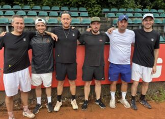Die NBV-Herren 30 gewinnen alle fünf Spiele in der 1. Verbandsliga und steigen in die Niederrheinliga auf. Von links nach rechts: Oliver Bodenröder, Dr. Aaron Stahl, Nick Franke, Manoel Ramon Lippmann, Mark Joachim und Niclas Schmitz. Es fehlen Tim van den Dijssel und Steffen Pickshaus. Foto: NBV