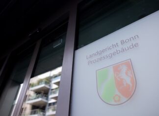 Bei Cum-Ex verschoben Finanzakteure Aktien mit («cum») und ohne («ex») Dividendenanspruch hin und her, um gar nicht gezahlte Steuern erstattet zu bekommen.