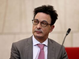 Manager Bernhard Günther gibt die Hoffnung nicht auf.