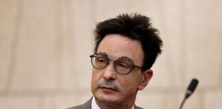 Manager Bernhard Günther gibt die Hoffnung nicht auf.