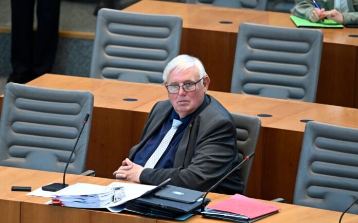 Der Staat ist nicht der bessere Unternehmer, mahnt Nordrhein-Westfalens Arbeitsminister Karl-Josef Laumann (CDU). 