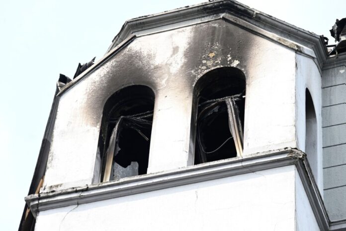 Nach einer Brandserie in Wermelskirchen wird wegen versuchten Mordes und schwerer Brandstiftung ermittelt (Archivbild). 