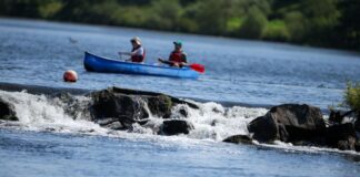 Es wird heiß in NRW - am Wasser lassen sich die Temperaturen noch am besten aushalten. (Archivbild)