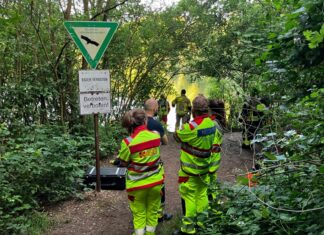 Rund 70 Kräfte von Feuerwehr und DLRG waren bei der Suche im Einsatz.