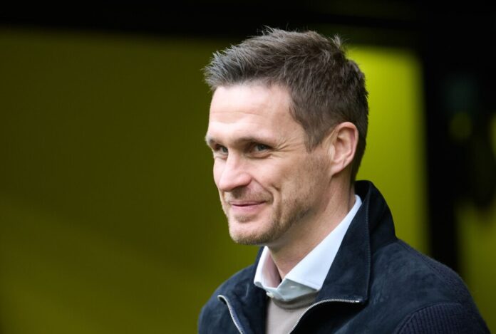 Sportdirektor Sebastian Kehl erwartet mehr vom BVB bei der Club-WM.