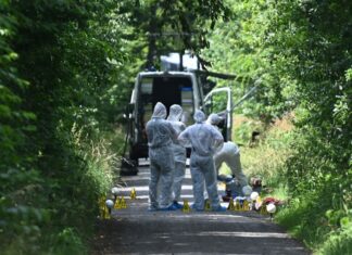 Die Polizei geht von einem Verbrechen aus und setzte eine Mordkommission ein.