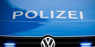 Ein Polizist aus Schwaben steht im Zentrum einer großangelegten Ermittlung des Bayerischen Landeskriminalamtes. Es geht um Drogenhandel und gefälschte Führerscheinverfahren. (Symbolbild)