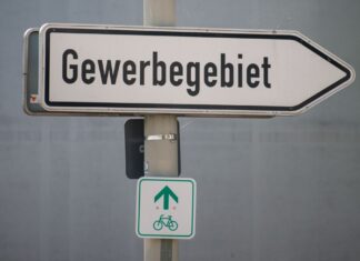 Im Kampf gegen Steuerbetrug geraten in NRW sogenannte Gewerbesteueroasen ins Visier der Ermittler. (Symbolbild)