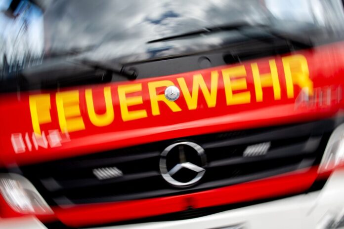 Mehrere Menschen wurden bei dem Brand in Aachen verletzt. (Symbolbild) 