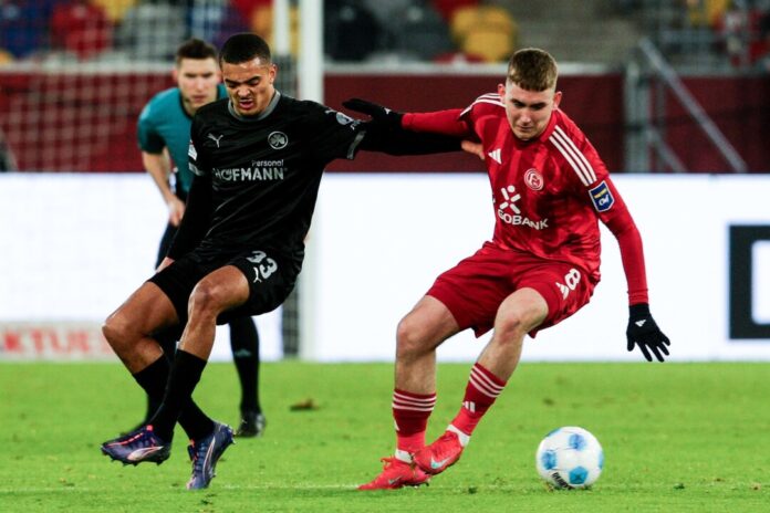 Wechselt von Düsseldorf nach Köln: Fortunas Isländer Isak Johannesson (rechts)