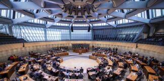 Die Abgeordnetenbezüge im Düsseldorfer Landtag sollen ab Juli steigen. (Archivfoto)
