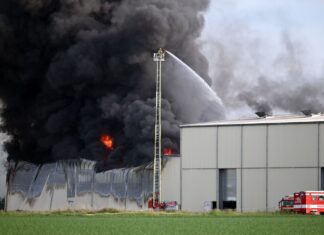 Feuer durch einen weggeworfenen Akku: Würde ein Pfandsystem helfen? (Archivfoto)