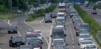 Die Fahrt in das lange Wochenende könnte vor Fronleichnam besonders lang dauern. (Archivbild)
