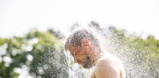 Schwimmbäder boten am Freitag Abkühlung.