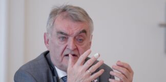 NRW-Innenminister Reul erklärte, dass die Sicherheitsbehörden mehr Befugnisse bekommen. (Archivfoto)