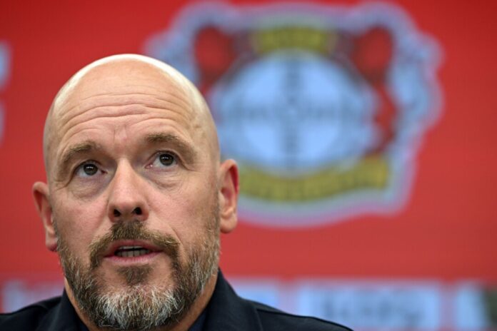 Bayer-Trainer Erik ten Hag absolviert das erste Testspiel mit seinem neuen Team in Brasilien. 