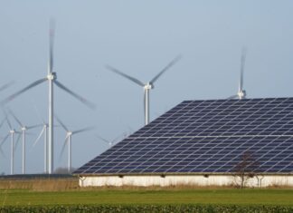 Viel Wind- und Sonnenstrom an Pfingsten: Stromnetz-Experten rechnen trotzdem nicht mit Stromausfüllen durch Netzüberlastung. (Symbolbild)