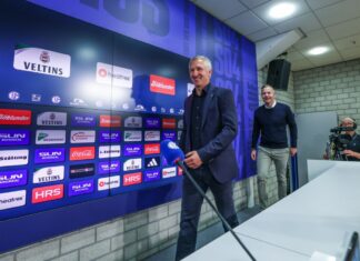 Frank Baumann hat offiziell auf Schalke angefangen.