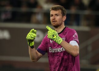 Lukas Hradecky lässt seine Zukunft bei Bayer Leverkusen offen.