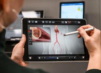 Auch im Bereich der Patientenbetreuung gibt es bereits zahlreiche digitale Anwendungen, die Ärzte nutzen können. (Symbolbild)