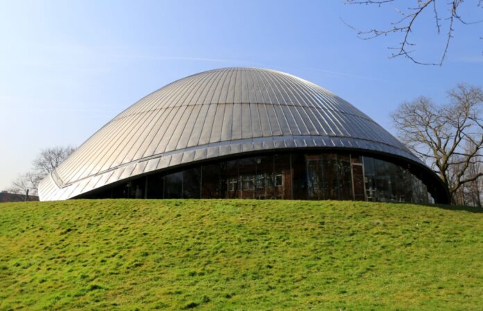 Das Planetarium Bochum bringt am 5. Juli den Weltraum zum Klingen. (Archivbild) 