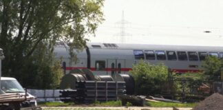Bei dem Zugunglück im Mai 2023 sterben zwei Arbeiter - nun beginnt der Prozess. (Archivbild)