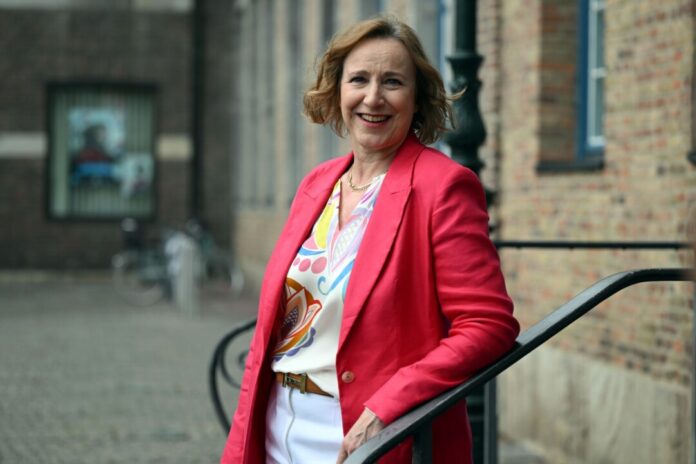 Ina Karr übernimmt Generalintendanz der Oper am Rhein Die Deutsche Oper am Rhein bekommt erstmals eine Frau als künstlerische Leitung.