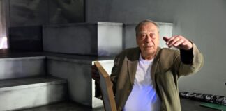 Uecker hat den Zimmermannsnagel in die Kunst eingeführt und weltbekannte großformatige Nagelreliefs geschaffen, die in vielen Museen und politischen Machtzentralen hängen. (Archivbild)