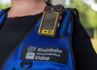 Die Rheinbahn testet bereits Bodycams für ihre Ticketkontrolleure.