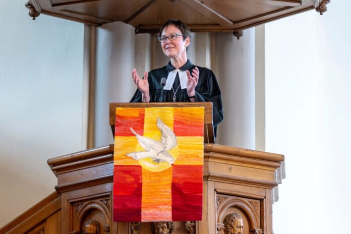 Adelheid Ruck-Schröder wurde als neue Präses der Kirche von Westfalen mit einem Gottesdienst in ihr Amt eingeführt. 