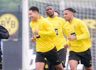 Neuzugang Jobe Bellingham (l) flog am Freitag mit dem BVB in die USA