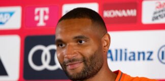 Jonathan Tah bei seiner Vorstellung in Orlando.