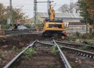Das aktuell größte Bauprojekt der Bahn in NRW: Der Ausbau der Strecke Emmerich-Oberhausen für den Güterverkehr. (Archivbild)