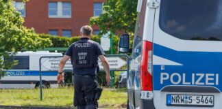 Ein Straftäter ist in Bielefeld über eine 2,83 Meter hohe Absperrung in die Freiheit gesprungen. (Archivbild)