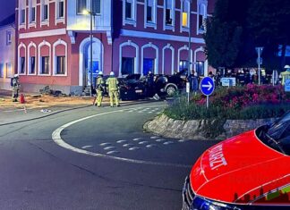 Die beiden verunfallten Autos waren als gestohlen gemeldet.