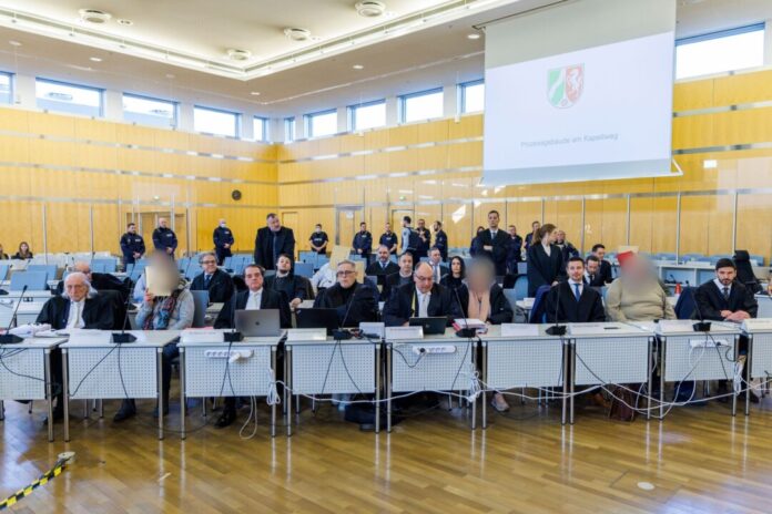 Prozessbeginn um internationalen Drogenhandel Die Angeklagten müssen sich wegen mutmaßlichen Drogenschmuggels vor Gericht verantworten. (Archivfoto)
