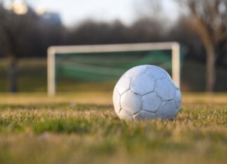 Nach einer Anzeige wegen Beleidigung ermittelt in Dortmund der Staatsschutz gegen einen Jugendfußballtrainer. (Symbolfoto)