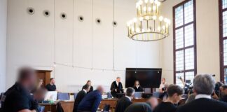 Für den Prozess sind Verhandlungstage bis September angesetzt.