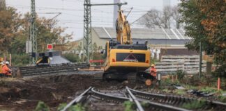 Das aktuell größte Bauprojekt der Bahn in NRW: Der Ausbau der Strecke Emmerich-Oberhausen für den Güterverkehr. (Archivbild)
