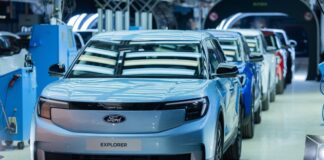 Ford-Elektroautos vom Modell Explorer im Kölner Werk.