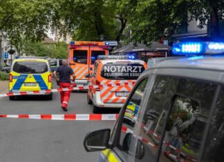 Eine Frau ist durch Schüsse in der Essener Innenstadt am Bein verletzt worden - womöglich geriet sie zwischen die Fronten eines Clan-Konflikts. (Archivbild)