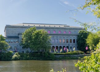 Der Mülheimer Dramatikerpreis ist mit 15.000 Euro dotiert.