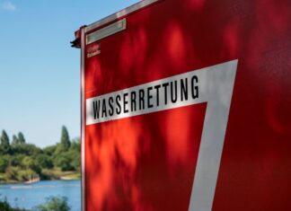 Mit Tauchern und Sonarbooten wurde am Sonntag ein untergegangener 51-Jähriger gesucht. (Symbolbild)