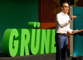 Die Grünen in Nordrhein-Westfalen warnen vor wirtschaftlichen Schäden bei weiteren verschärften Grenzkontrollen (Foto-Archiv).