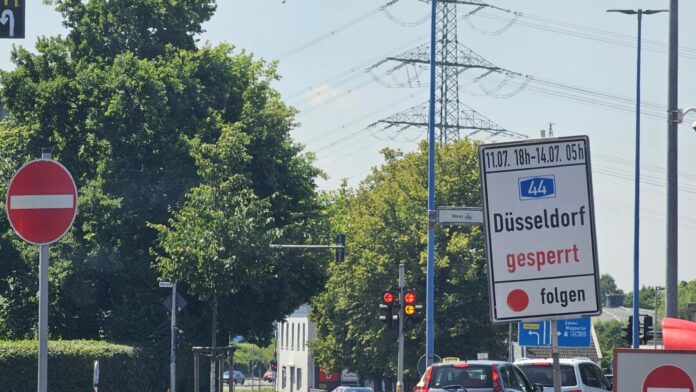 Auf der A44 kommt es bei Heiligenhaus zu einer Vollsperrung. Foto: Volkmann