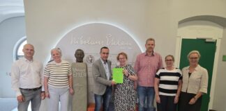 Feierlich wurde die Kooperationsvereinbarung am NEG in Velbert unterzeichnet. Foto: privat